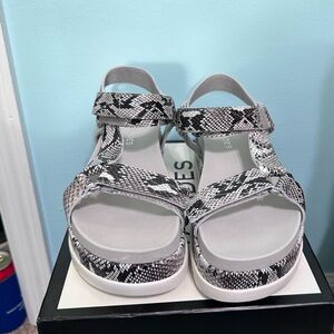 J Slides NYC black/white embossed leather sandals 9M